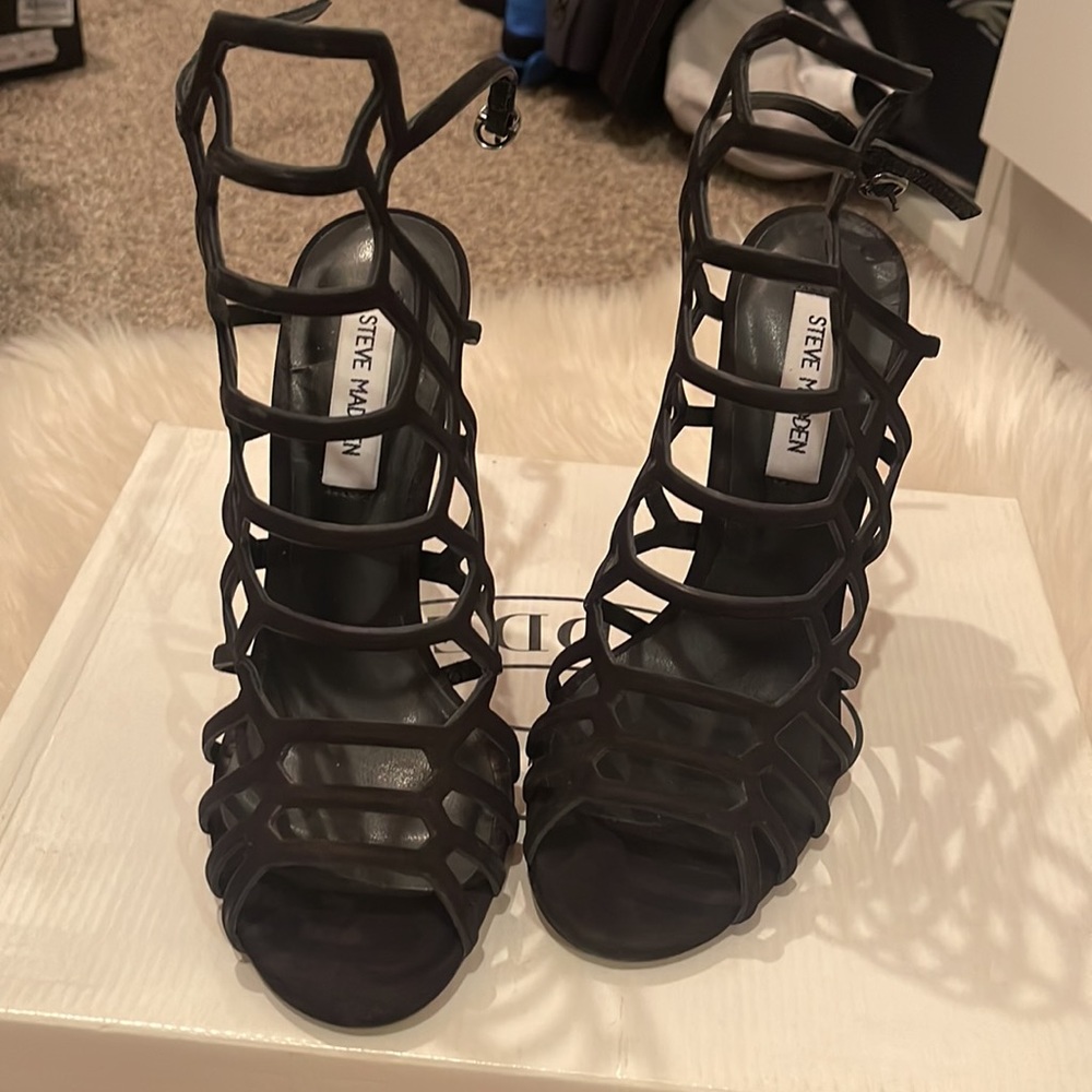 Steve Madden black nubuck heels 7.5 - Picture 7 of 8